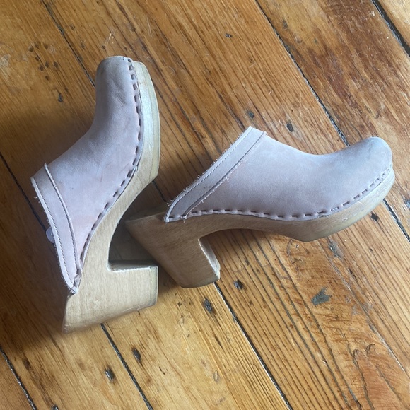 No. 6 Clogs - Picture 4 of 6